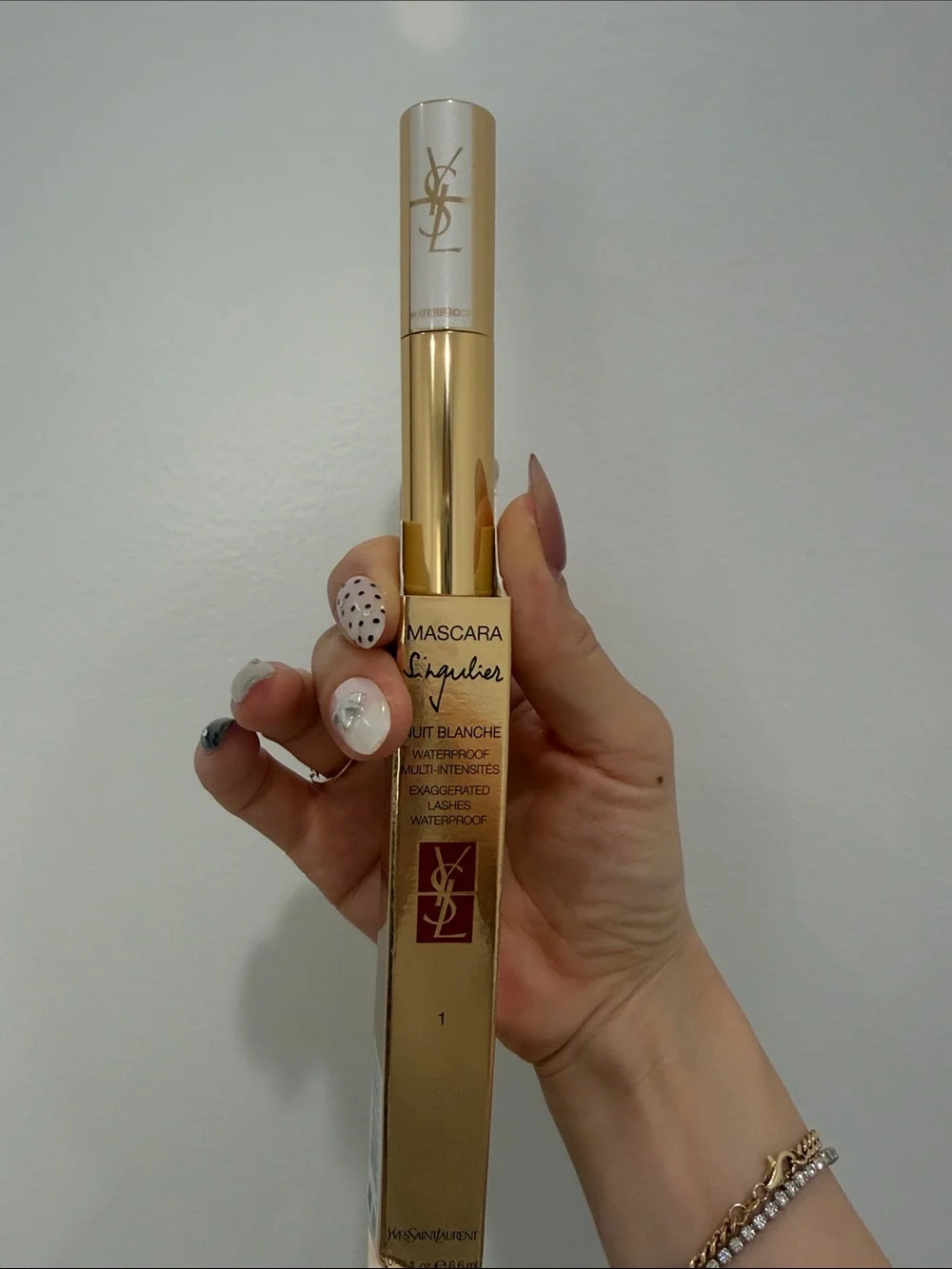 YSL Yves Saint Laurent Singulier Waterproof Mascara in black 1